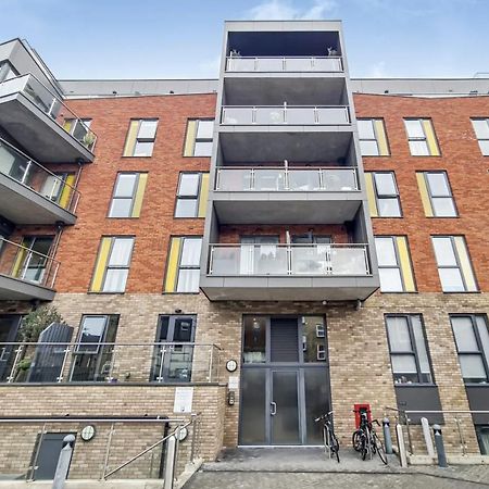 Luxury 2 Bed 2 Bath With Balcony New Build Apartment *South Central London* Luaran gambar